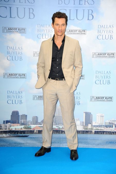 Matthew McConaughey was nothing less than suave as he hit up a photo call for his latest movie “Dallas Buyers Club.”