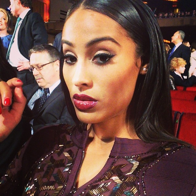 Even Skylar’s bitchy resting face is sexy.