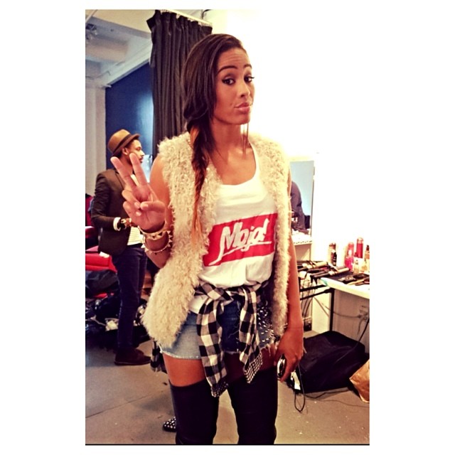 Those short shorts got us eyeing Miss Skylar.