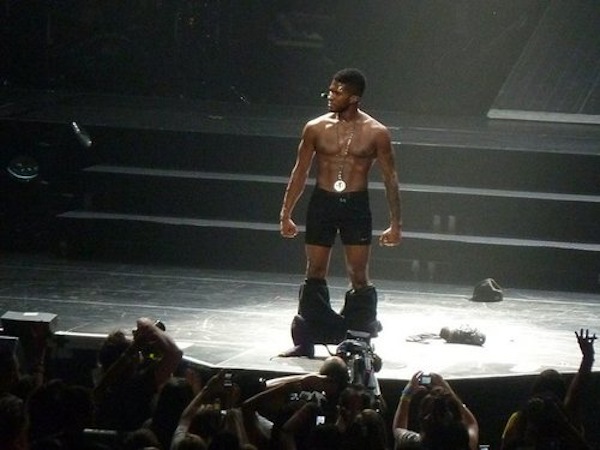 Usher Strips Down For Seattle.