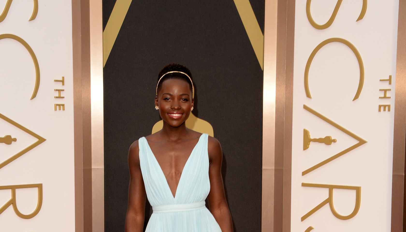 Lupita Nyong'o 2014 oscars red carpet academy awards