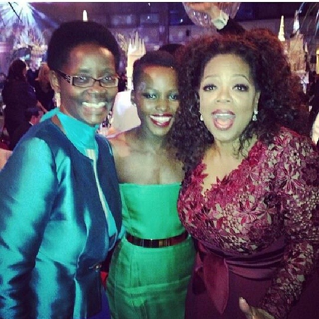 Lupita Nyong’o & Brother Peter Take Over Award Show Season (PHOTOS