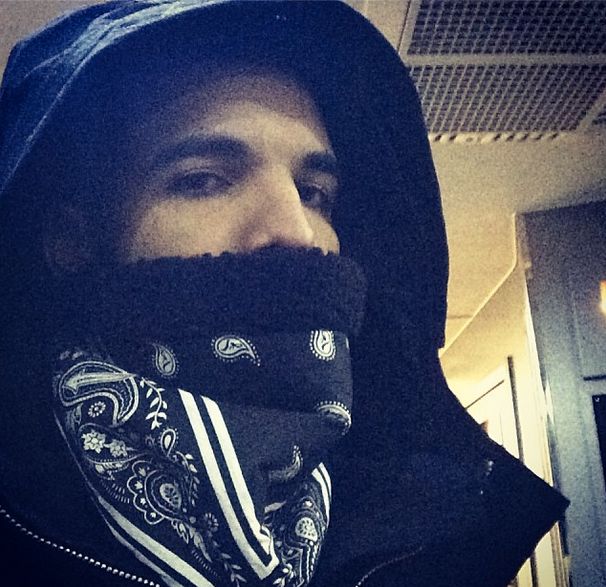 Drake protecting himself from the cold.