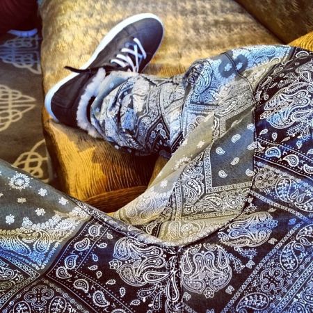 Caption: “#iknowudresslikeme”