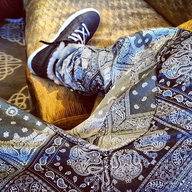 Caption: “#iknowudresslikeme”