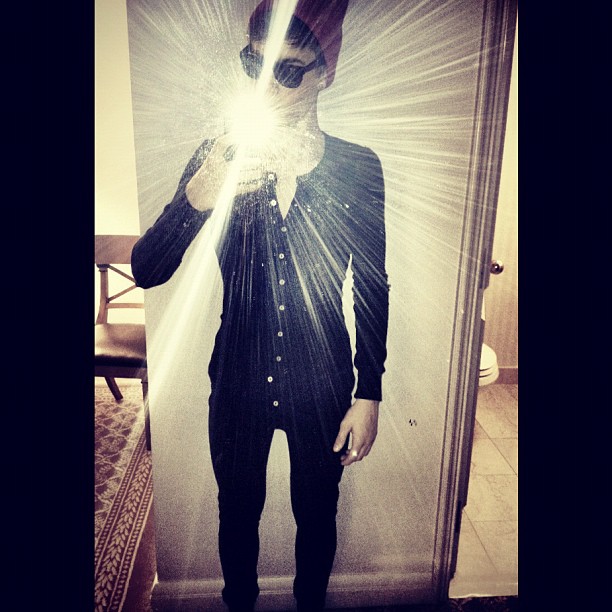 Caption: “Hahahahah real gs wear tight onzies”