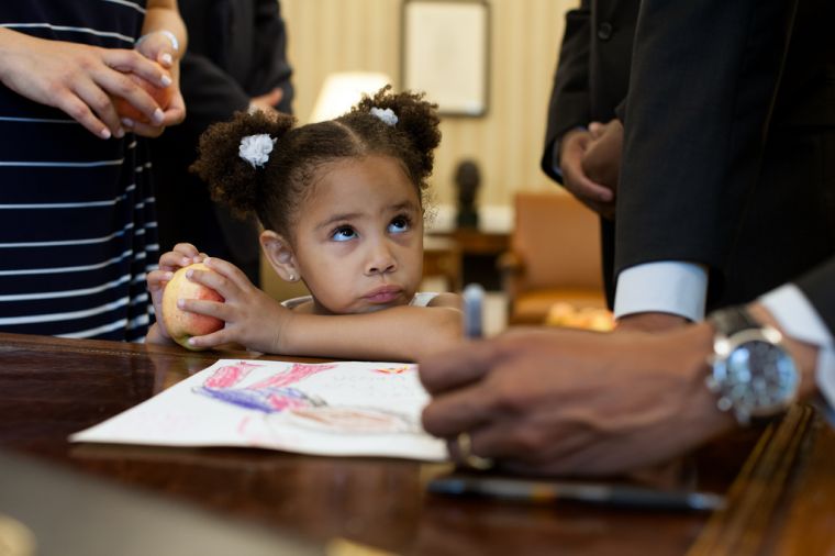 Epic “Chloe” side eyes in the Oval Office.