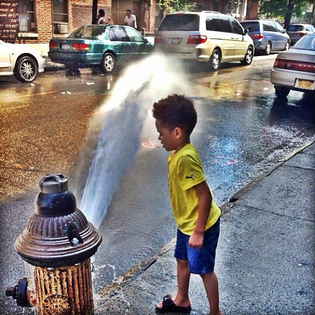 Even while he plays, Johan looks cool.