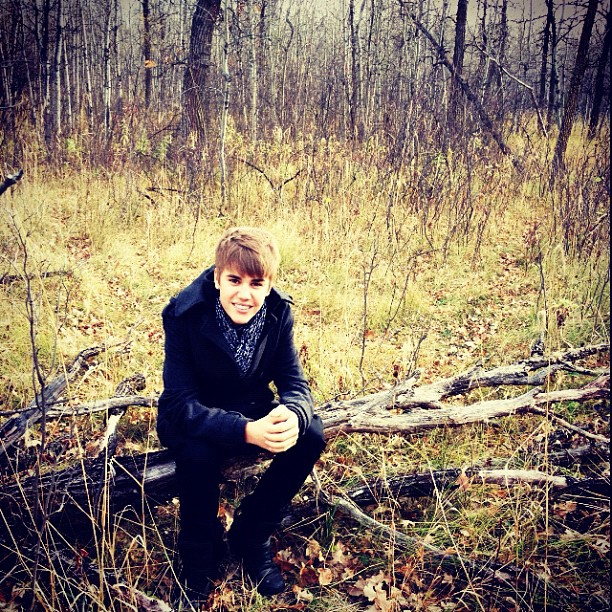 Caption: “Nature is so neat lol”