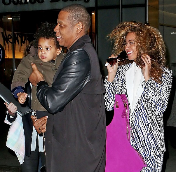 beyonce jay z holding blue ivy carter new york city