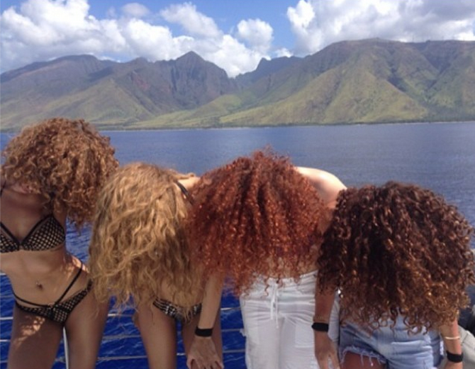 Bria Murphy and Shayne Murphy flaunt their curls with friends!