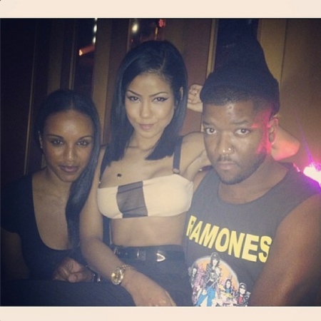 Sexy Jhene posts up with her friends!