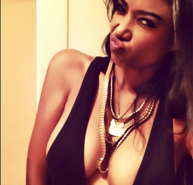 Duck Lip & Cleavage