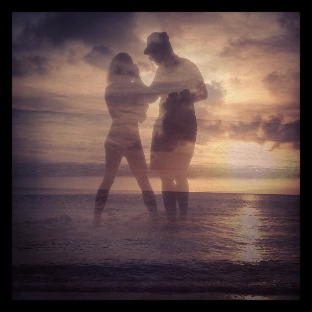 They love them some beach time. “Kissing u is very nice… The rest of you is paradise…