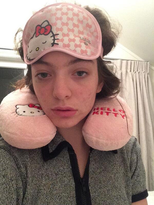 Lorde gives you a glimpse of her intimate side.