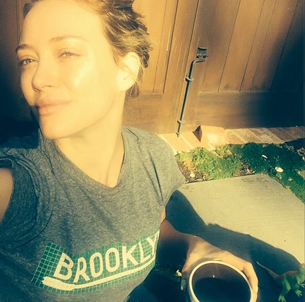Hilary Duff #WokeupLikeThis.