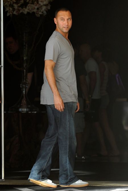 Like most New Yorkers, this guy can be totally casual and still fashion-forward.