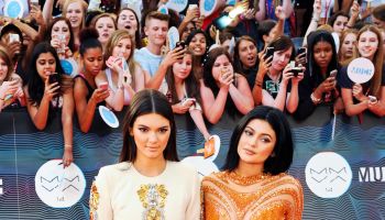 kendall kylie jenner much music awards red carpet 2014