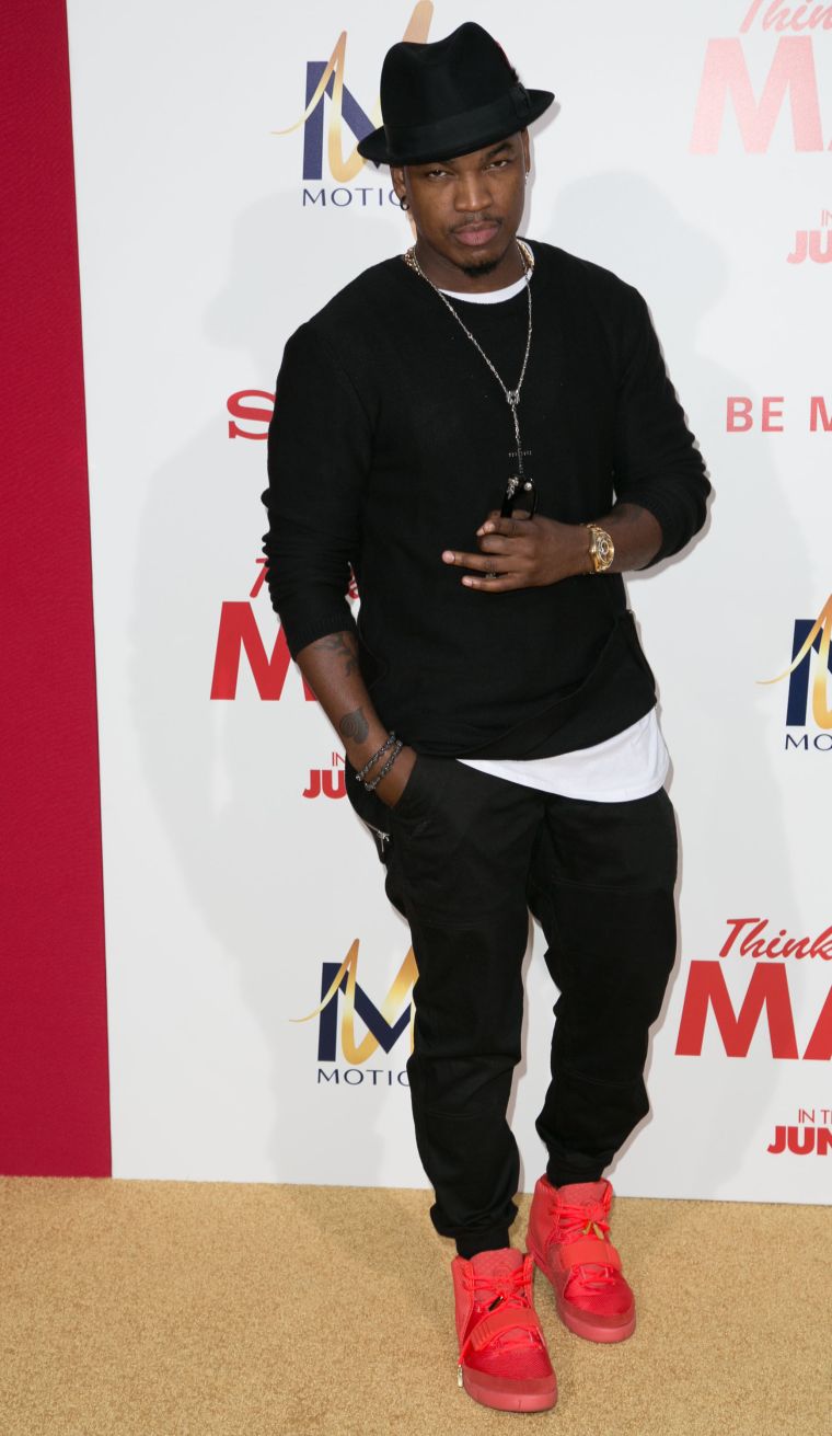 Ne-Yo had his Red Octobers all over the red carpet.