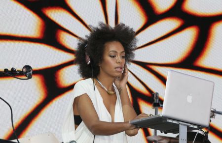 Solange’s free spirit peaked with her new, short do.