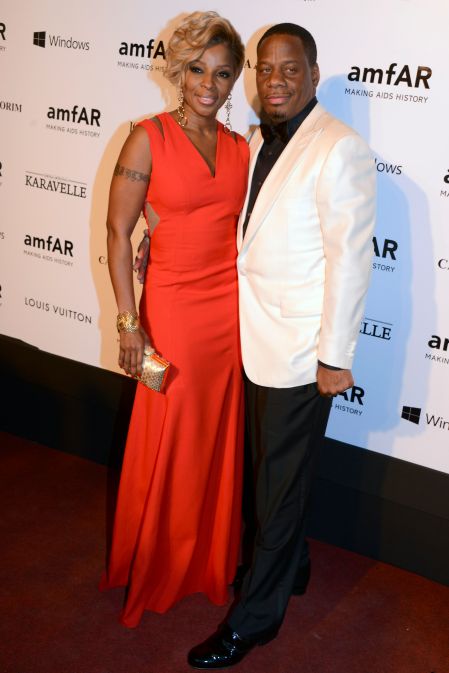 Mary J. and her hubby Kendu Isaacs pose on the red carpet.