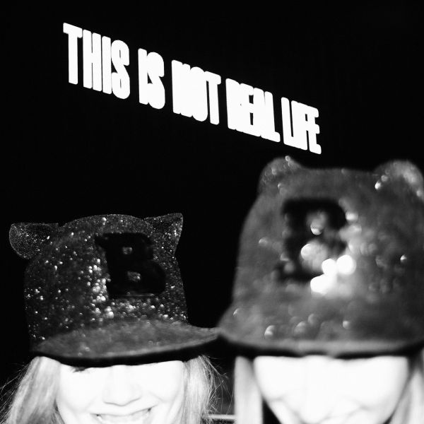 Bey captures the atmosphere of “On The Run.”