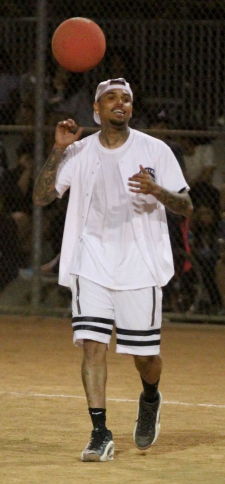 Chris Brown prepares to take down Team Quincy
