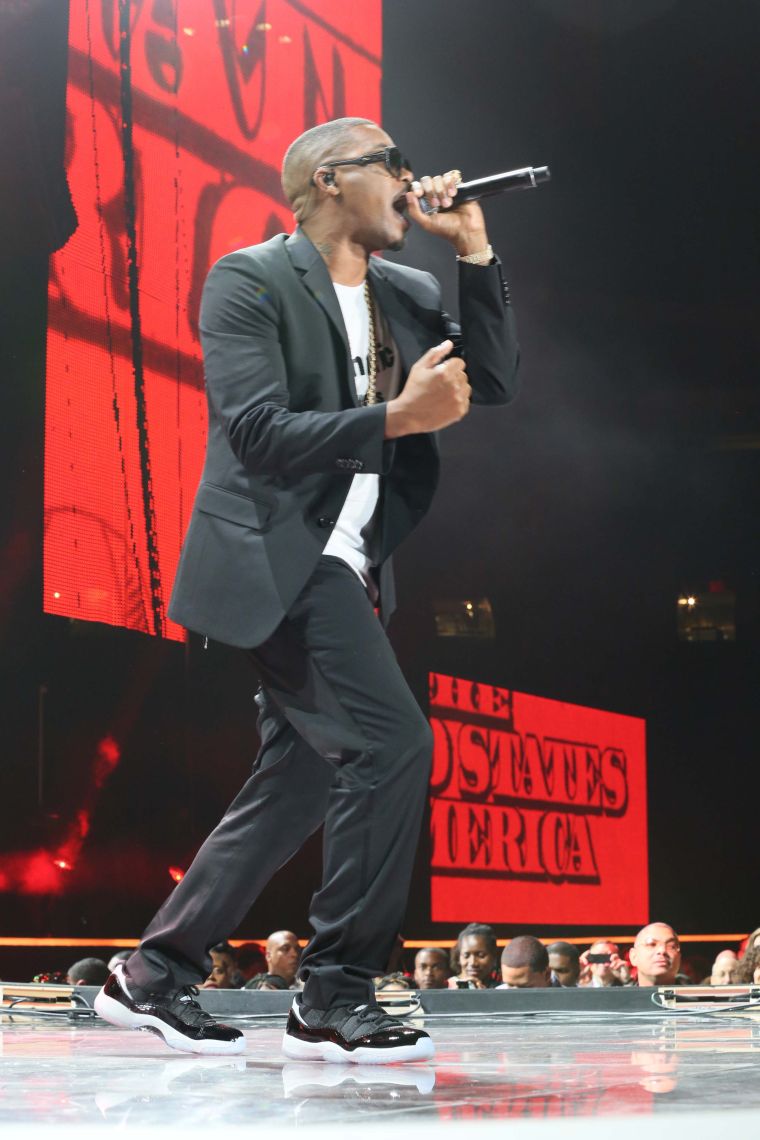 Nas, who just celebrated the 20th anniversary of “Illmatic,” comes out to support the 20th celebration of the Essence Festival.