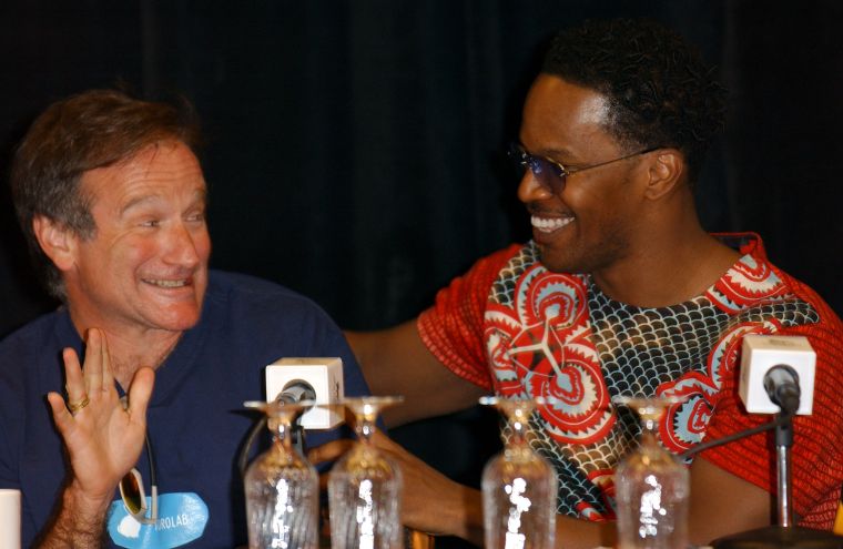 Robin Williams at a press conference, 2002