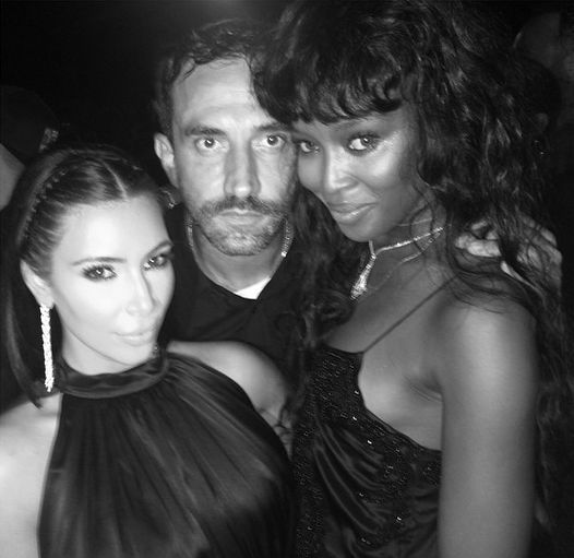 Kim hangs out with Riccardo and Naomi Campbell