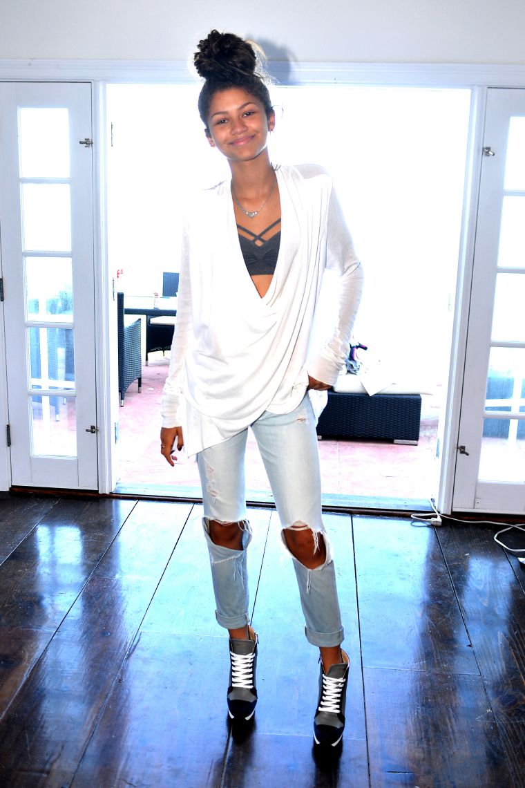 Zendaya looks so adorable at a private event with the cast of KC Coleman.