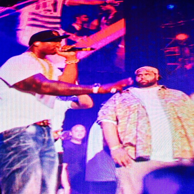 Fiddy on stage with his ‘guard.