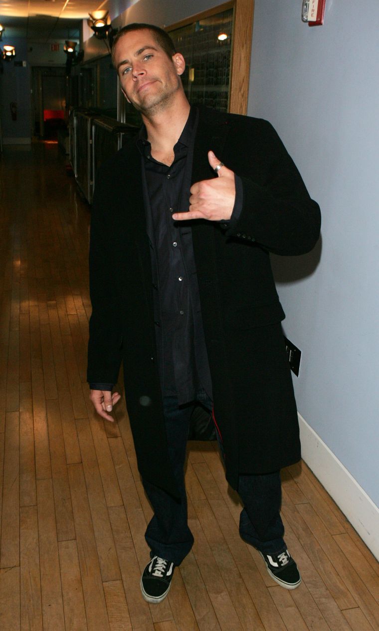 Paul kicks it backstage at the MTV2 “Rock Countdown.”