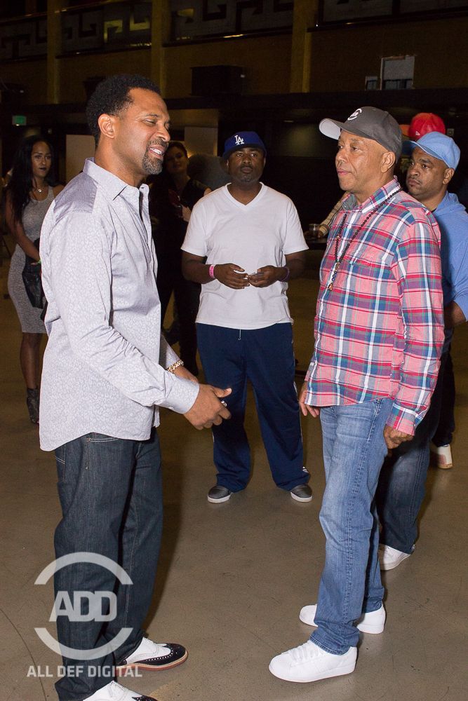 Russell Simmons and Mike Epps chop it up at the show.