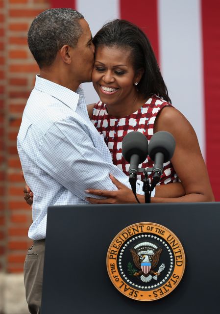 38 Pictures Of Barack and Michelle Obama Showing Each Other Love