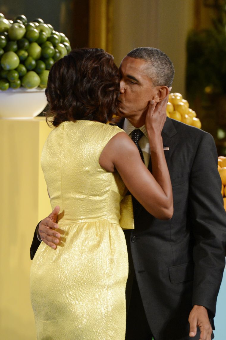 38 Pictures Of Barack and Michelle Obama Showing Each Other Love