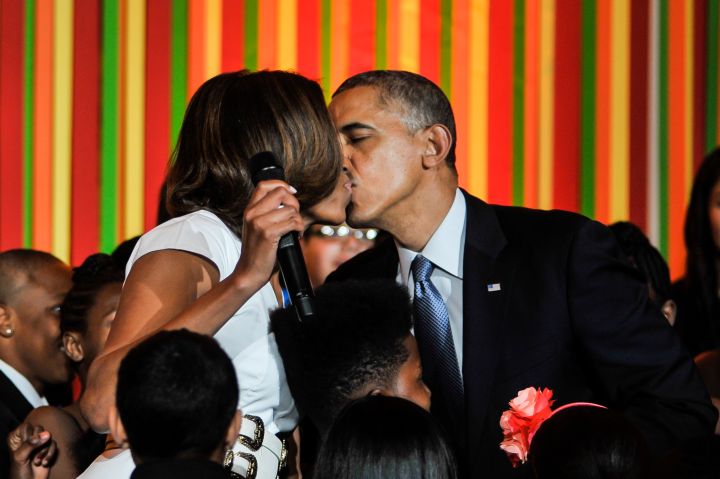 30 Pictures Of Barack and Michelle Obama Showing Each Other Love