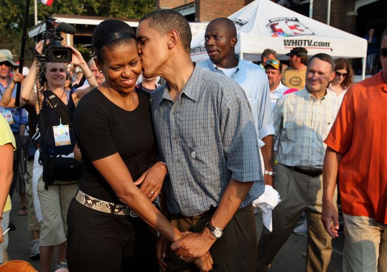 38 Pictures Of Barack and Michelle Obama Showing Each Other Love
