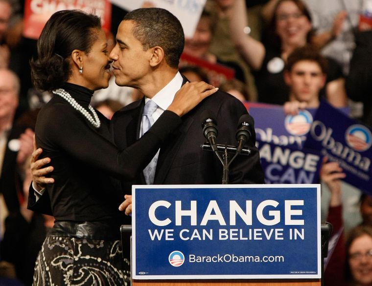 38 Pictures Of Barack and Michelle Obama Showing Each Other Love