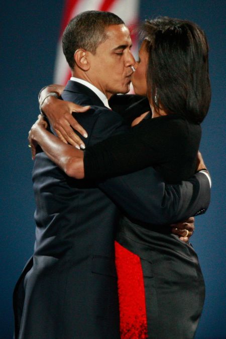 38 Pictures Of Barack and Michelle Obama Showing Each Other Love