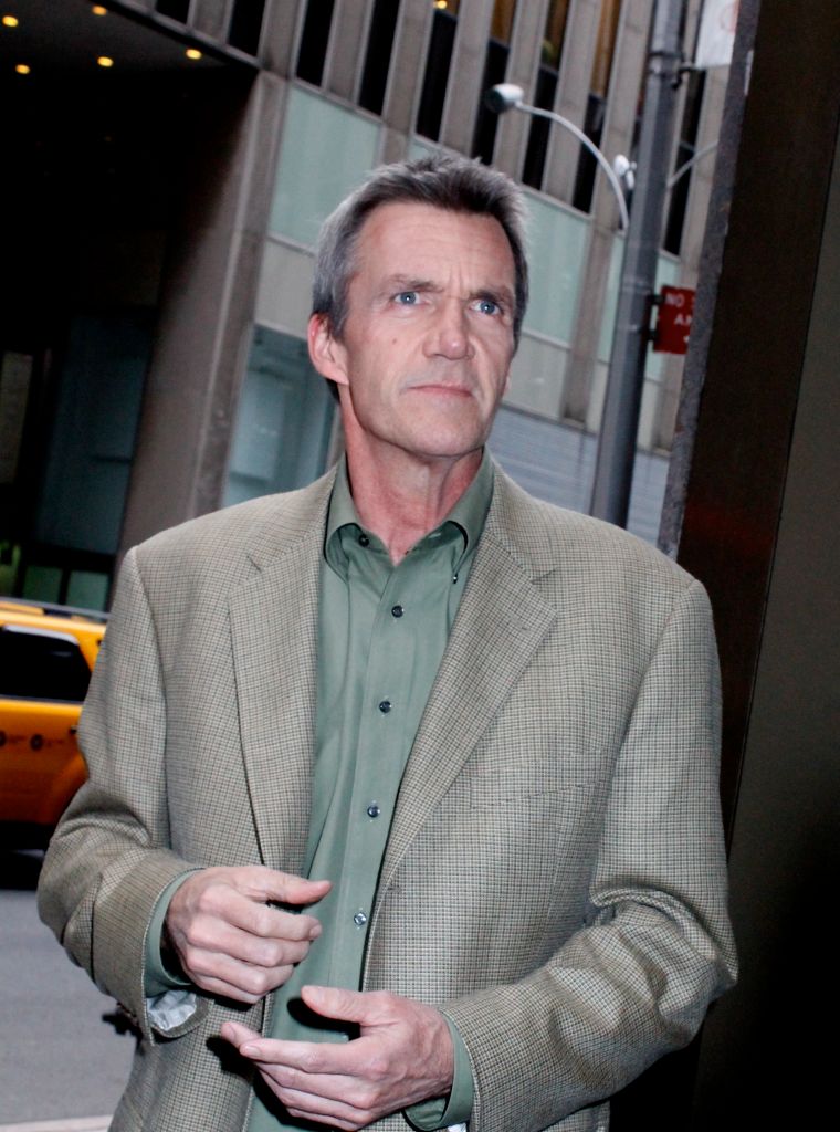 The actor is once again playing a family man on ABC’s "The Middle."