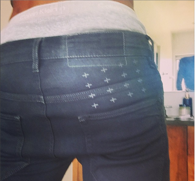Wiz Khalifa Takes & Shares A Photo Of His “Little Booty.”