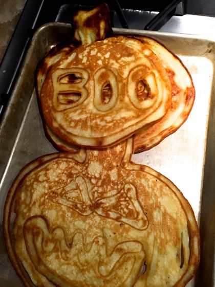 The Carters obviously love Halloween – check out these adorable and delicious spooky pancakes.