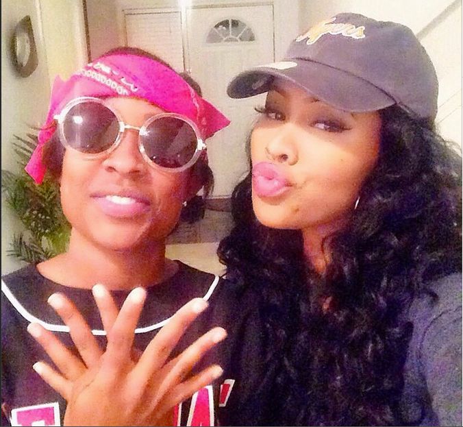 Dej & Deelishis.