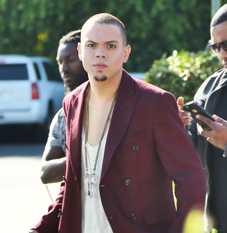 Check out Evan Ross at Universal Studios Hollywood for an appearance on “Extra!”