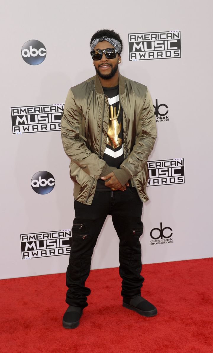Omarion keeps it casual for the AMAs.