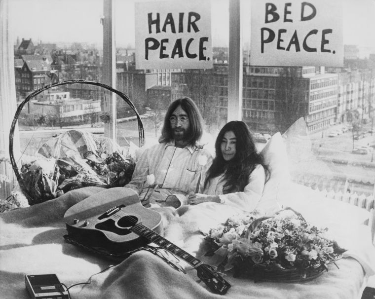 John Lennon and Yoko Ono staged a ‘bed-in for peace’ and intended to stay in bed for seven days as a protest against war and violence in the world.