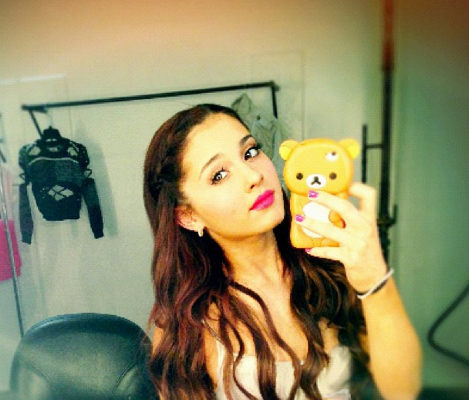 20 Pictures Of Ariana Grande Without A Ponytail (PHOTOS) | The Rickey ...