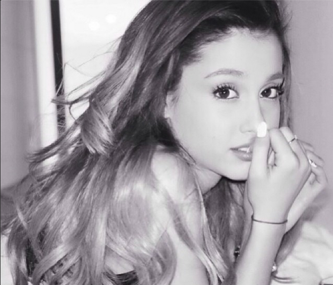 20 Pictures Of Ariana Grande Without A Ponytail (PHOTOS) - The Rickey ...