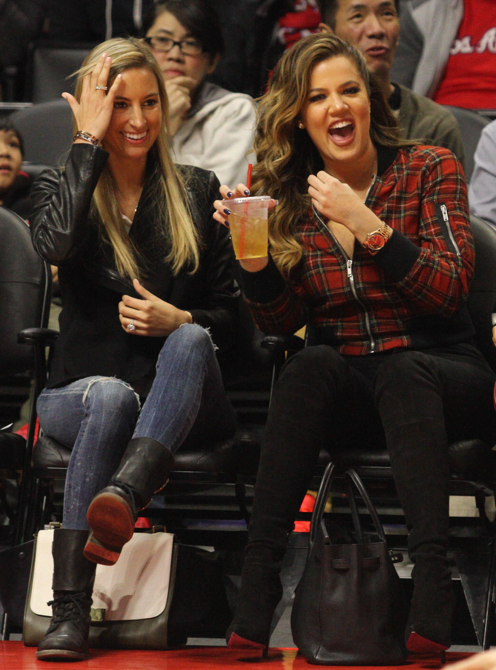 khloe kardashian courtside la clippers game